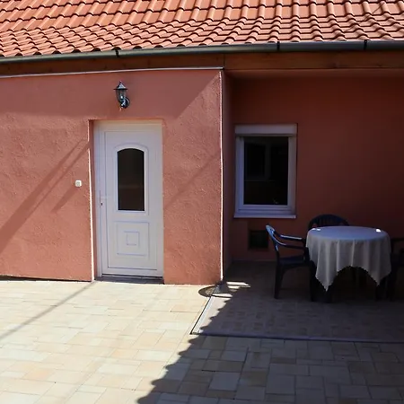Apartment Kisasszony Eger