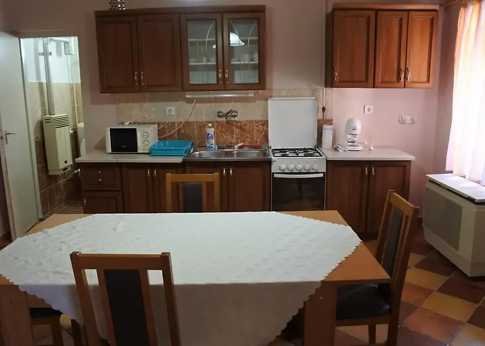Kisasszony 아파트